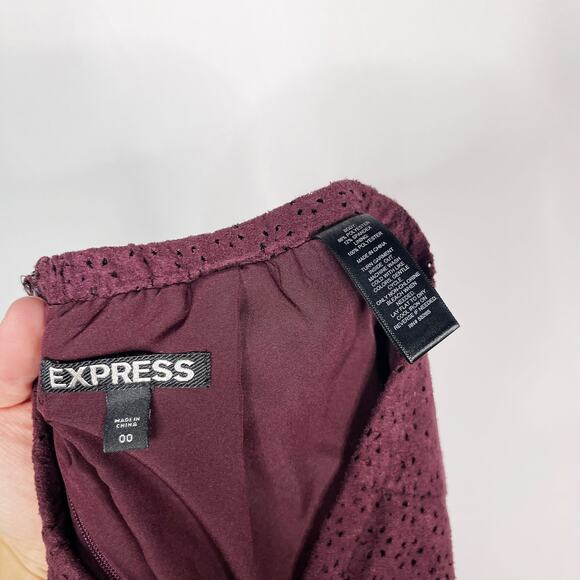 Express 00 Burgundy Red Perforated Faux Suede A Line Mini Skirt Floral Pattern - Picture 6 of 7